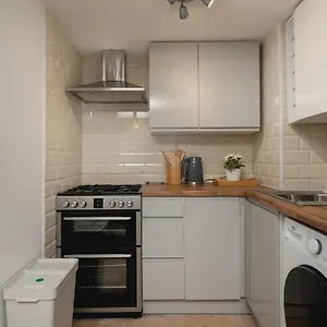 Lovely 2br Ap Just Moments Away From Apartment