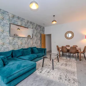 Flash Sale City Centre 2 Bedrooms Flat Bn129cla03 Apartment